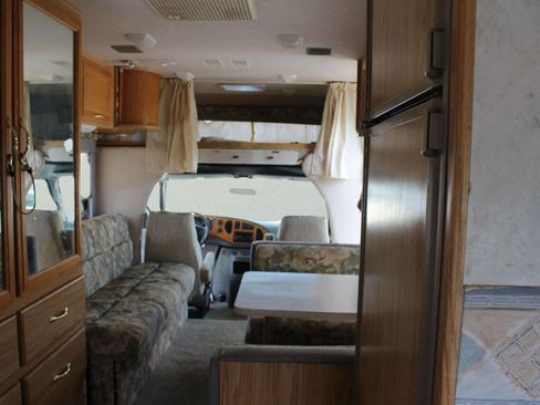 Used 2000 Ford E-350 and Econoline 350 Super Duty RWD image 9