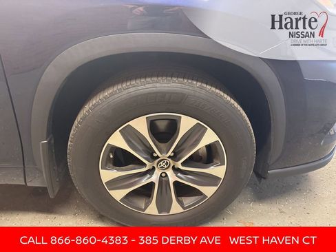 Used 2021 Toyota Highlander XLE image 55