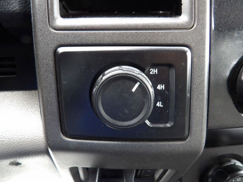 Used 2022 Ford F550 4x4 Crew Cab Super Duty w/ Power Equipment Group image 22