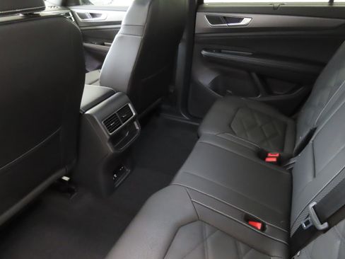 New 2025 Volkswagen Atlas Cross Sport SE image 22