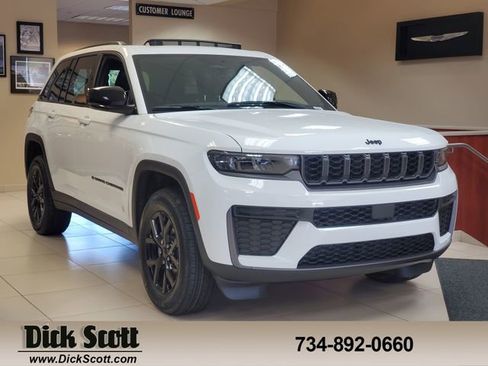 New 2026 Jeep Grand Cherokee Altitude AWD/4WD image 1