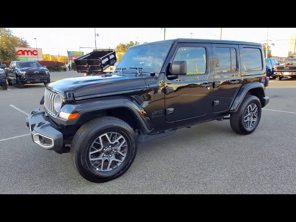 Used 2026 Jeep Wrangler Unlimited Sahara AWD/4WD image 4