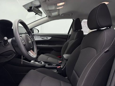 Used 2023 Kia Forte LXS image 18