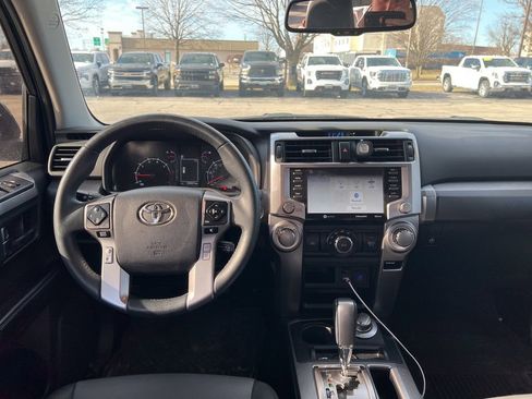Used 2022 Toyota 4Runner SR5 Premium image 12
