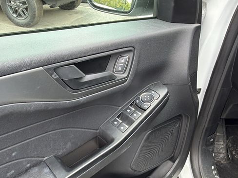 Used 2025 Ford Escape Active AWD/4WD image 14