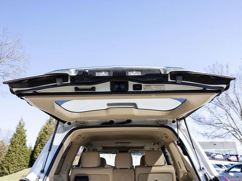 Used 2020 Lexus LX 570 4WD w/ Luxury Package image 54