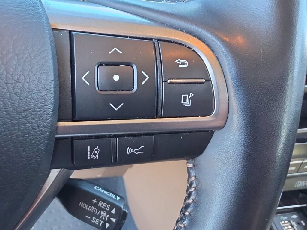 Used 2023 Lexus GX 460 Premium w/ Accessory Package AWD/4WD image 21