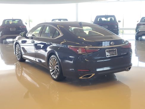 Used 2025 Lexus ES 350 Ultra Luxury w/ Accessory Package (Z2) FWD image 8