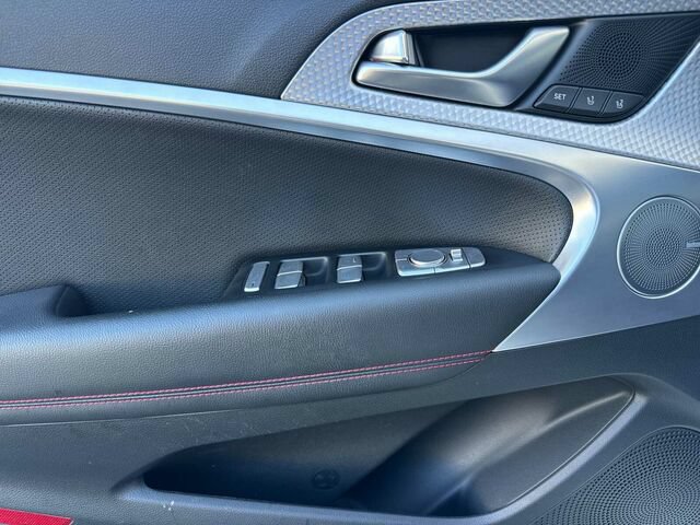 Used 2023 Genesis G70 2.0T w/ Sport Prestige Package RWD image 11