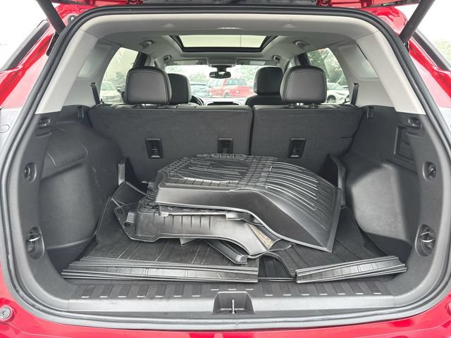 Used 2023 GMC Terrain SLT w/ Infotainment Package II AWD/4WD image 27