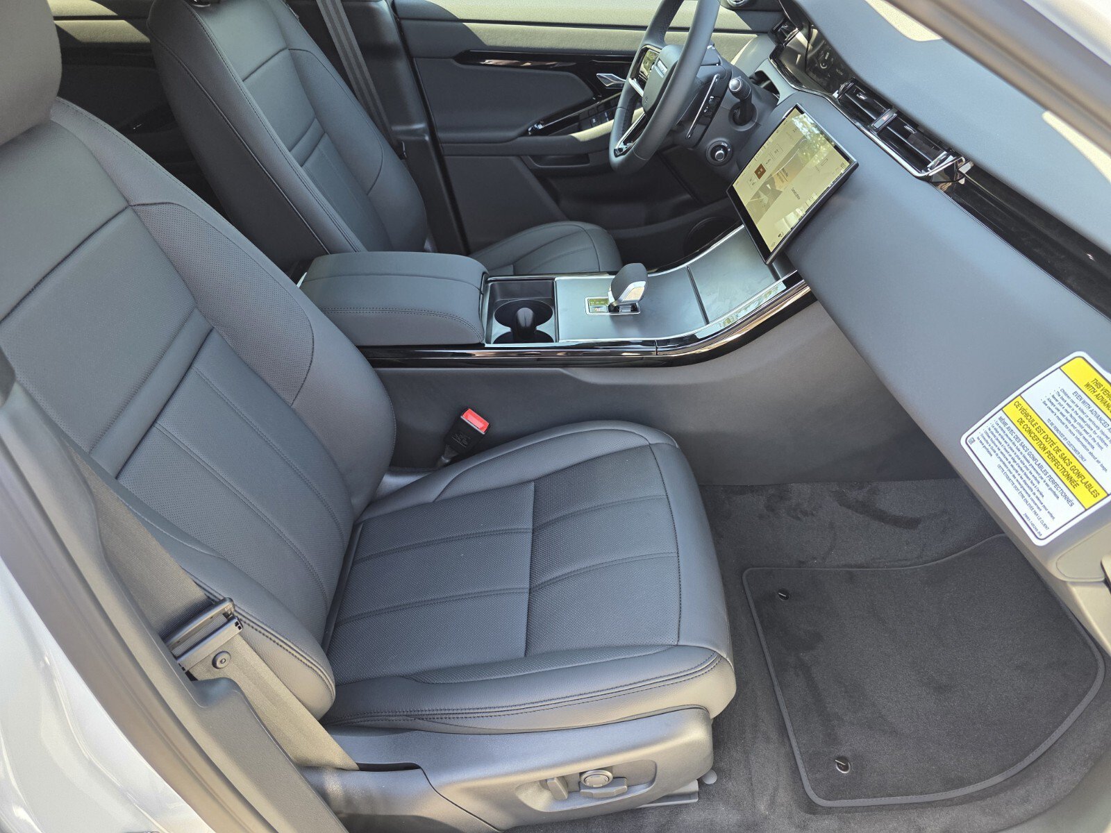 Used 2026 Land Rover Range Rover Evoque S AWD/4WD image 3