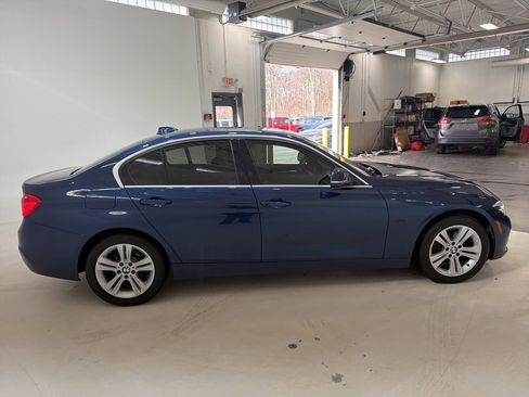 Used 2018 BMW 330i xDrive Sedan w/ Convenience Package image 5