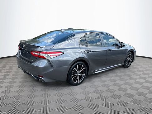 Used 2020 Toyota Camry SE FWD image 6