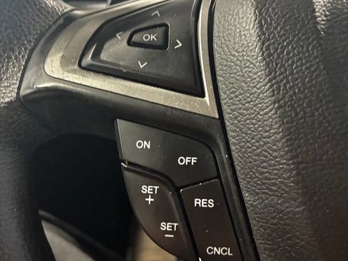 Used 2018 Ford Fusion SE w/ Fusion SE Technology Package FWD image 21