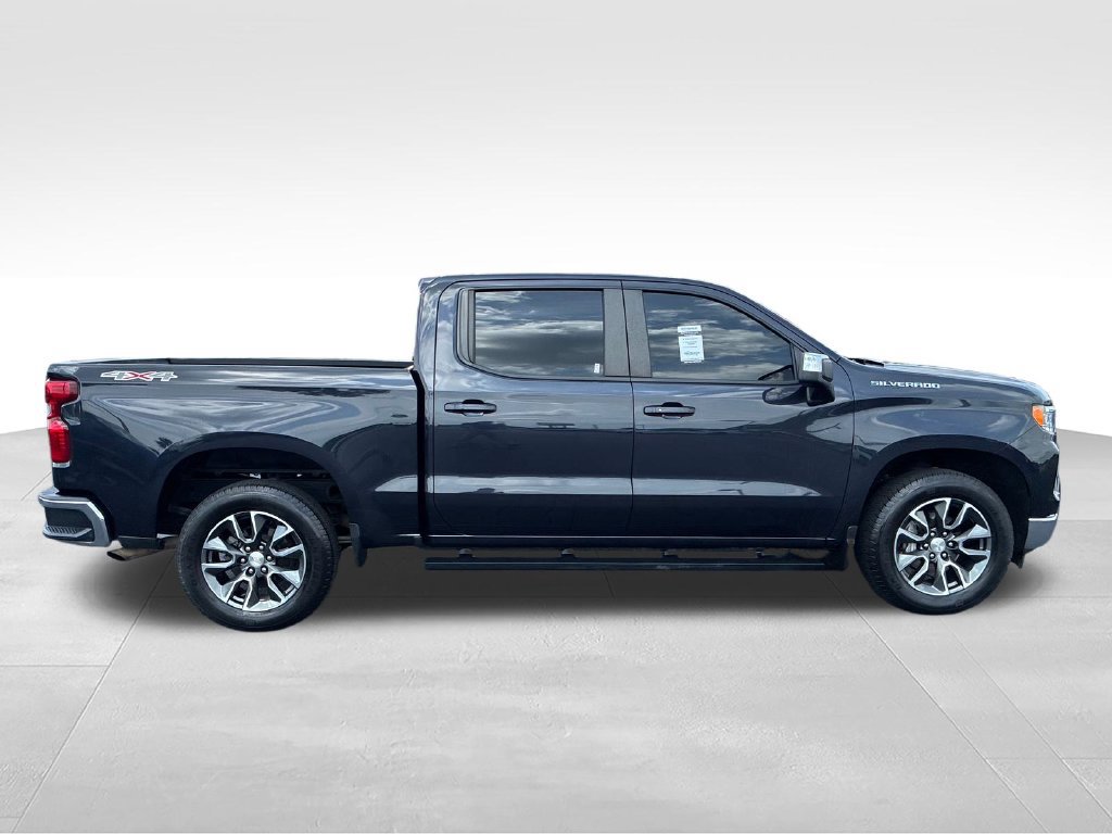 Used 2022 Chevrolet Silverado 1500 LT AWD/4WD image 6