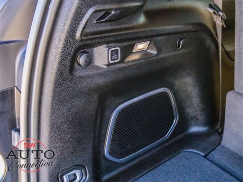 Used 2022 Jeep Grand Cherokee L Limited image 14