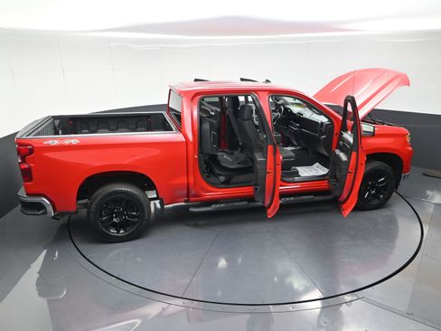 Used 2022 Chevrolet Silverado 1500 LT AWD/4WD image 14