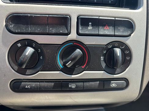Used 2010 Ford Edge SE FWD image 13