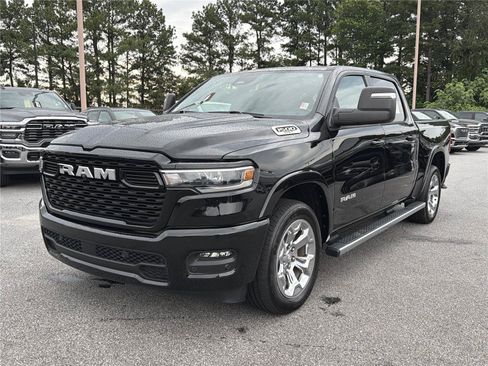 Used 2025 RAM 1500 Big Horn AWD/4WD image 2