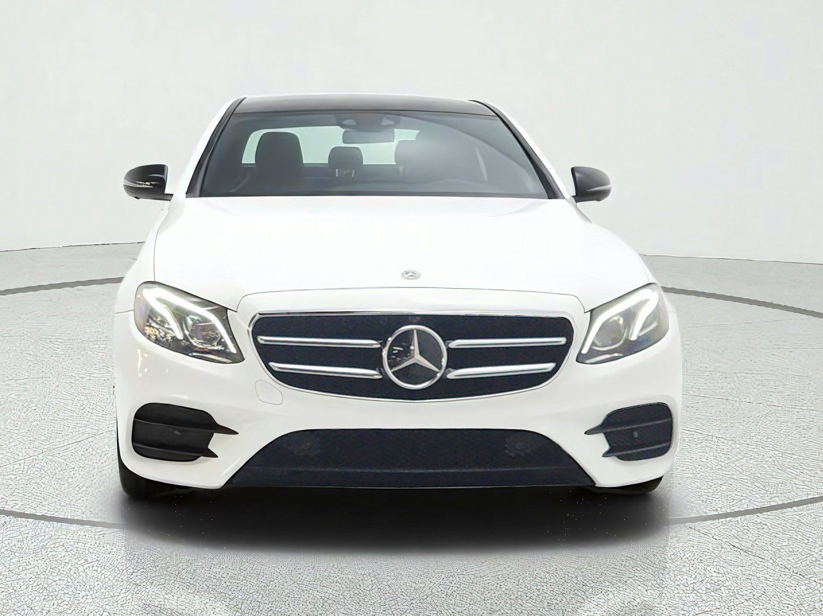 Used 2019 Mercedes-Benz E 300 image 2