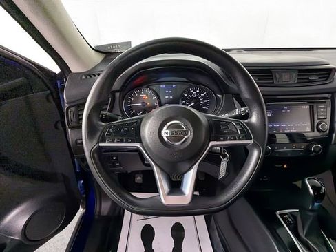 Used 2019 Nissan Rogue S FWD image 11