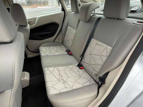 Used 2012 Ford Fiesta SE w/ Winter Pkg image 21