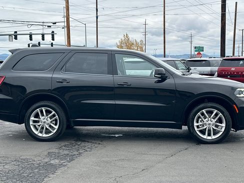 Used 2022 Dodge Durango GT image 3
