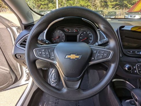 Used 2024 Chevrolet Malibu LT FWD image 15