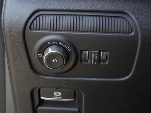 New 2025 Jeep Wagoneer L Series II w/ Premium Group I image 25