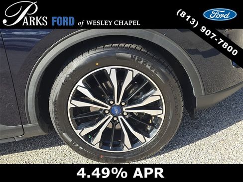 Certified 2021 Ford Escape SE w/ SE Sport Appearance Package image 32