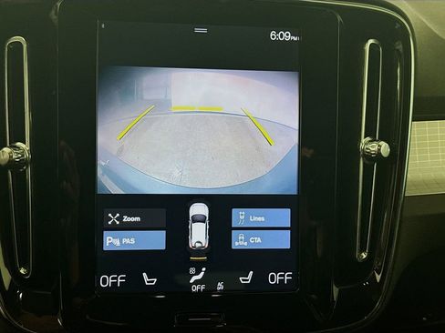 Used 2020 Volvo XC40 T5 Momentum image 14