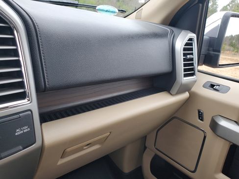 Used 2016 Ford F150 Lariat w/ Equipment Group 502A Luxury image 41