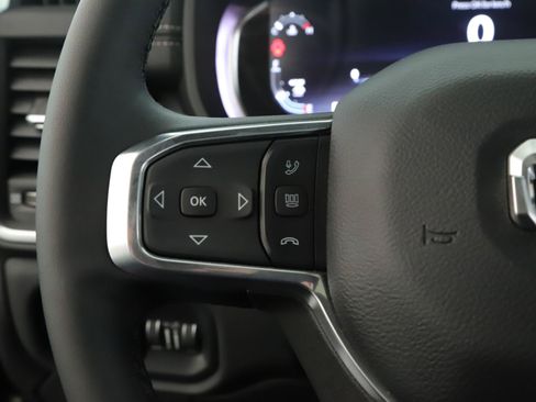 Used 2025 RAM 2500 Laramie AWD/4WD image 11