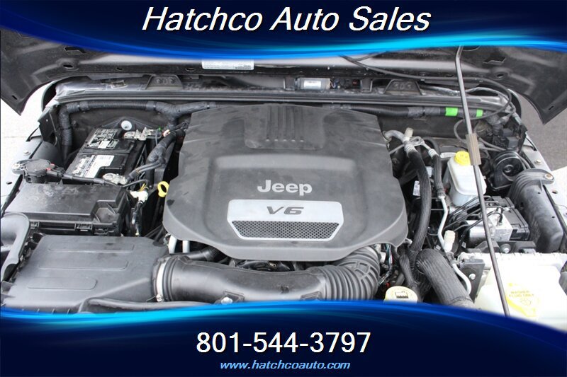 Used 2017 Jeep Wrangler Unlimited Sport w/ Connectivity Group AWD/4WD image 21