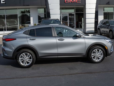 New 2026 Buick Envista Preferred image 2