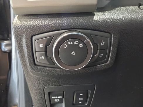 Used 2018 Ford F150 Lariat w/ Equipment Group 502A Luxury AWD/4WD image 20