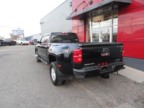 Used 2019 GMC Sierra 3500 Denali w/ Duramax Plus Package image 3