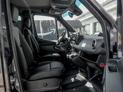 New 2025 Mercedes-Benz Sprinter 2500 image 22