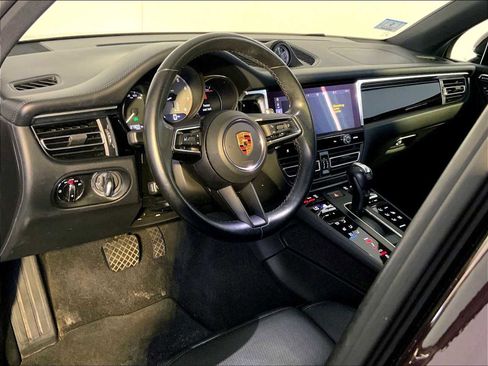 Certified 2023 Porsche Macan S AWD/4WD image 4