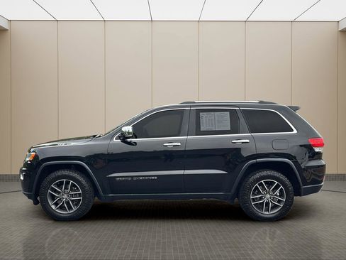 Used 2018 Jeep Grand Cherokee Limited AWD/4WD image 2