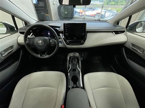 Used 2021 Toyota Corolla LE FWD image 23