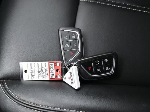 Used 2024 Cadillac Lyriq Tech RWD image 23