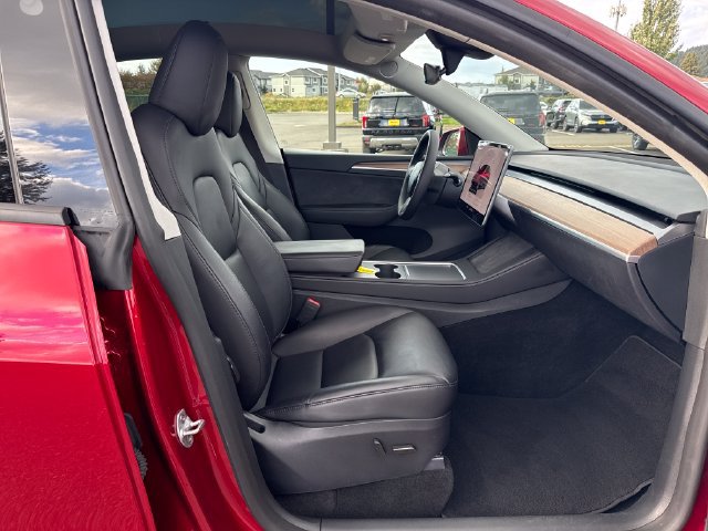 Used 2024 Tesla Model Y Long Range AWD/4WD image 10