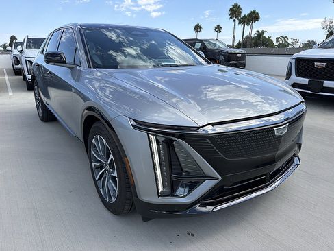 Used 2024 Cadillac Lyriq Sport RWD image 3