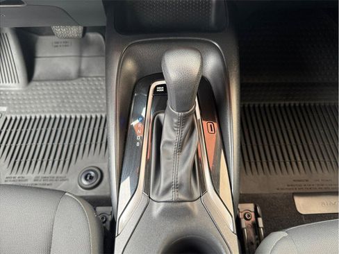 Used 2024 Toyota Corolla LE w/ LE Convenience Package image 11