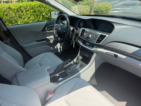 Used 2014 Honda Accord LX image 16