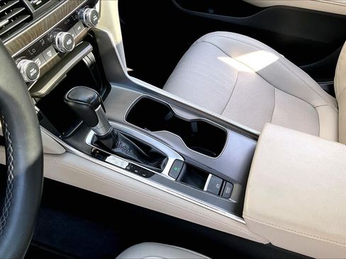 Used 2020 Honda Accord EX-L image 17