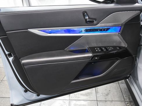 Used 2025 BMW 740i RWD image 9