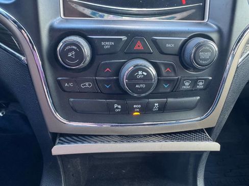 Used 2014 Jeep Grand Cherokee Overland image 13