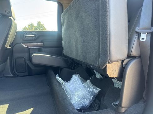 Used 2023 GMC Sierra 2500 SLT w/ SLT Premium Package image 39